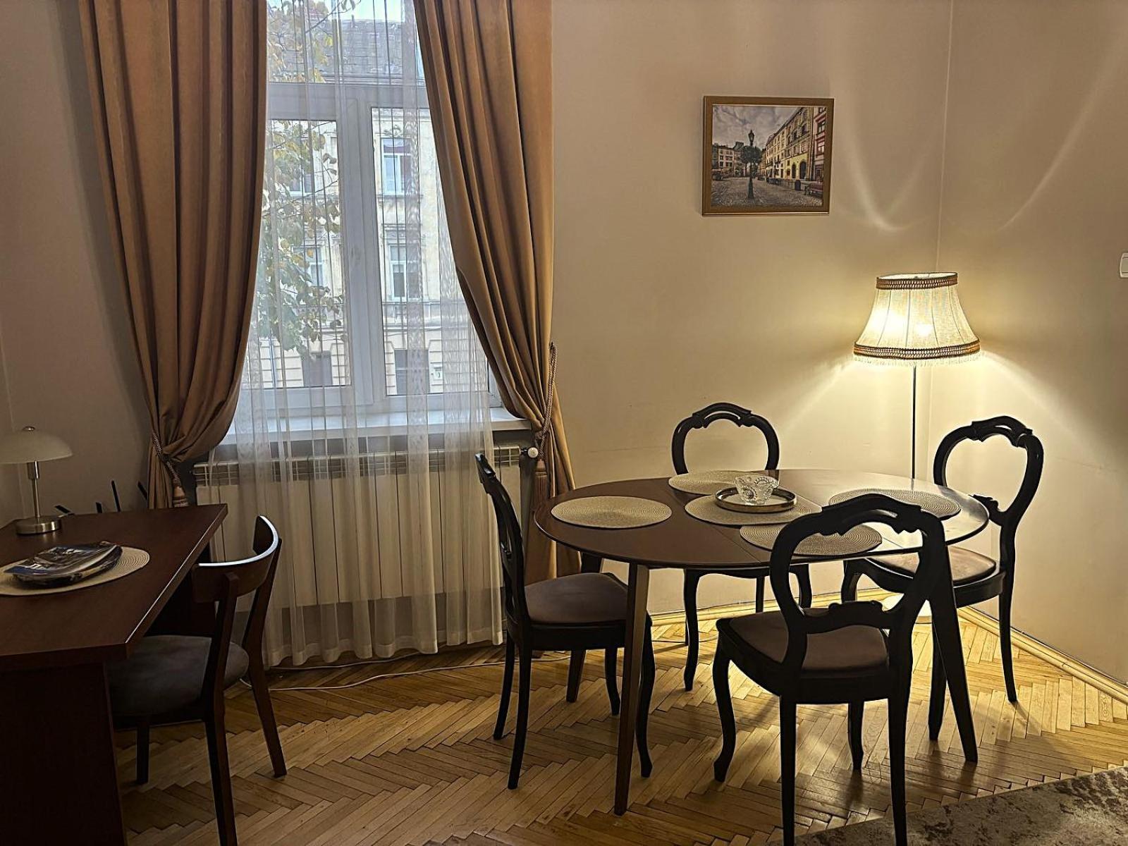Glorious Apartment Near The Old City Lviv Ngoại thất bức ảnh